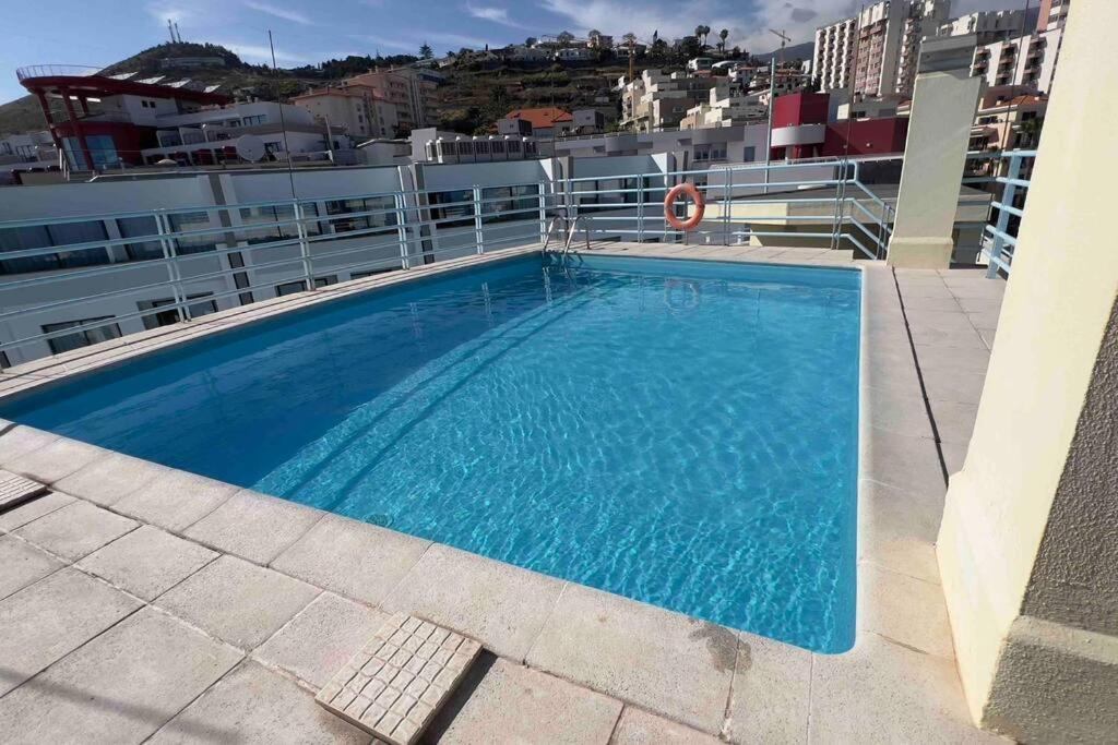 Апартаменты By The Sea III Lido - Com Piscina Фуншал Экстерьер фото
